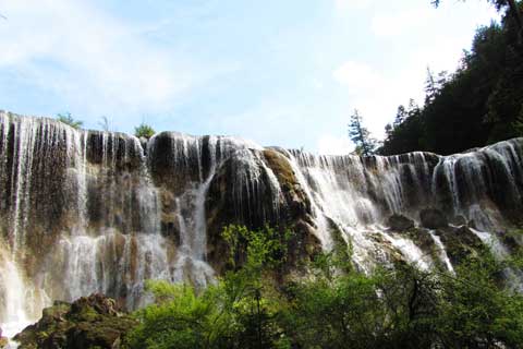 初中生作文《神话世界九寨沟》